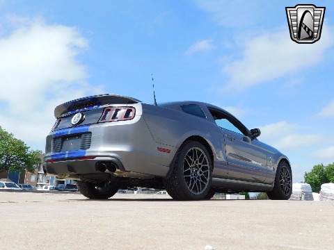 2014 Ford Mustang image 24