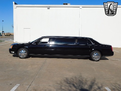 2004 Cadillac DeVille image 3