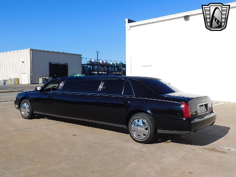 2004 Cadillac DeVille image 4