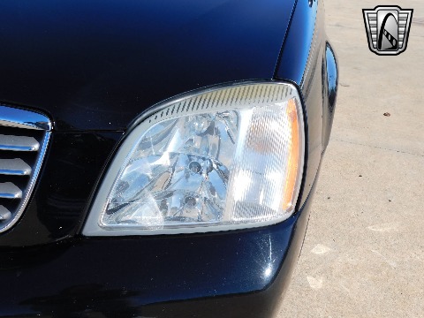 2004 Cadillac DeVille image 30