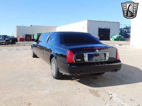 2004 Cadillac DeVille image 5