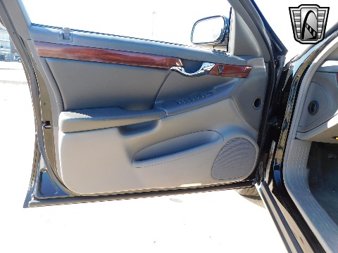 2004 Cadillac DeVille image 57