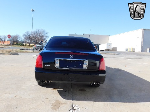 2004 Cadillac DeVille image 6