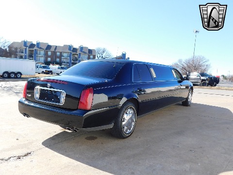 2004 Cadillac DeVille image 7