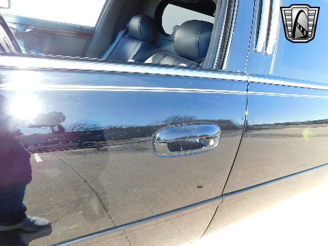 2004 Cadillac DeVille image 36