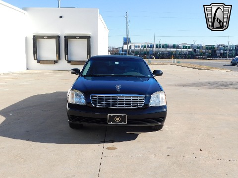 2004 Cadillac DeVille image 11