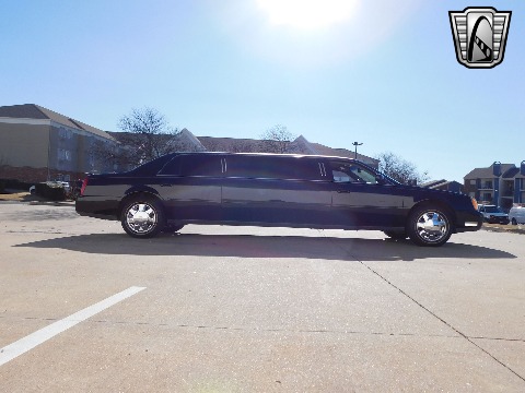 2004 Cadillac DeVille image 19