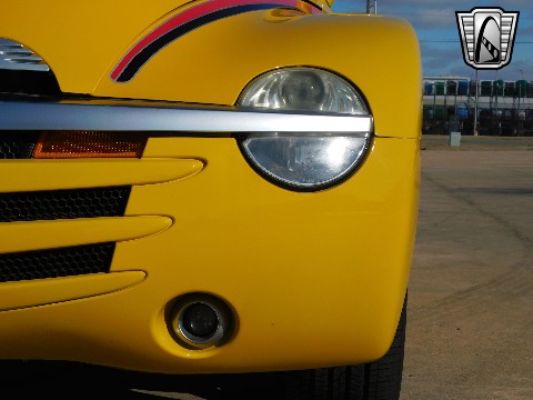 2004 Chevrolet SSR image 29