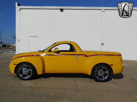 2004 Chevrolet SSR image 4