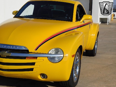 2004 Chevrolet SSR image 31