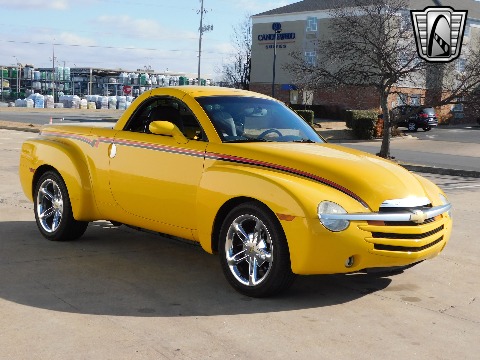 2004 Chevrolet SSR image 9