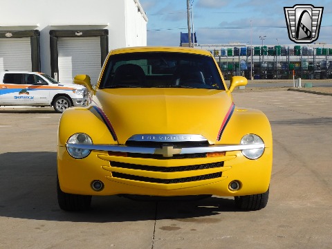 2004 Chevrolet SSR image 10