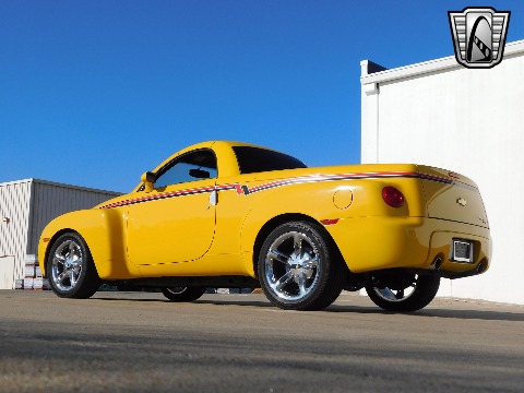 2004 Chevrolet SSR image 21