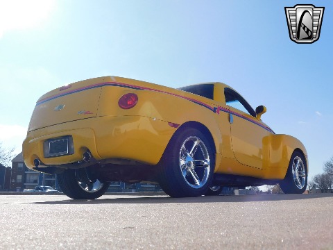 2004 Chevrolet SSR image 23