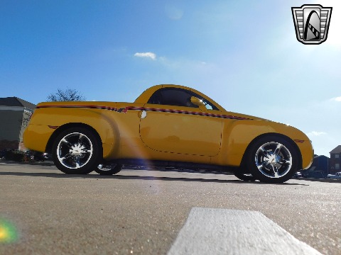 2004 Chevrolet SSR image 24