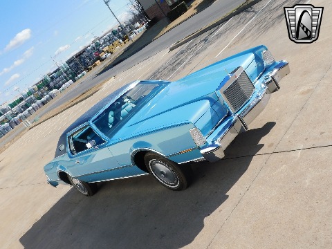 1975 Lincoln Continental image 32