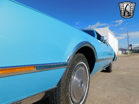 1975 Lincoln Continental image 46