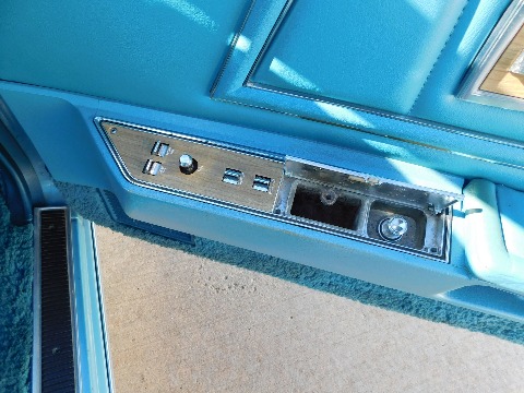 1975 Lincoln Continental image 102